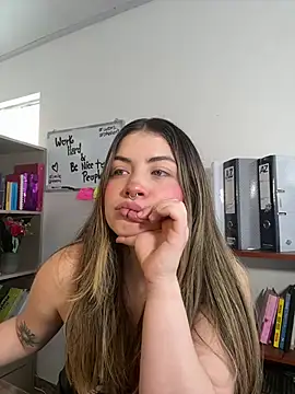 Snapshot of juanitablue chatting on 9, 7, 2026 juanitablue online show from 9, 7, 2026