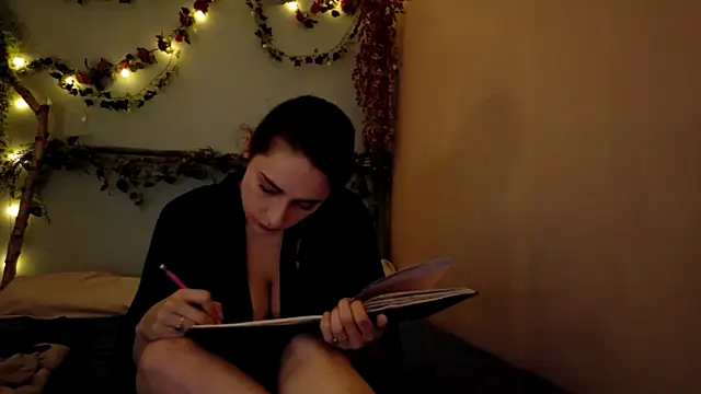 missclochette online show from 30, 4, 2026
