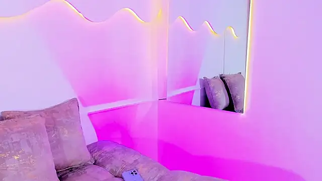 Snapshot of MiaMalcova__ chatting on 30, 4, 2026 MiaMalcova online show from 30, 4, 2026