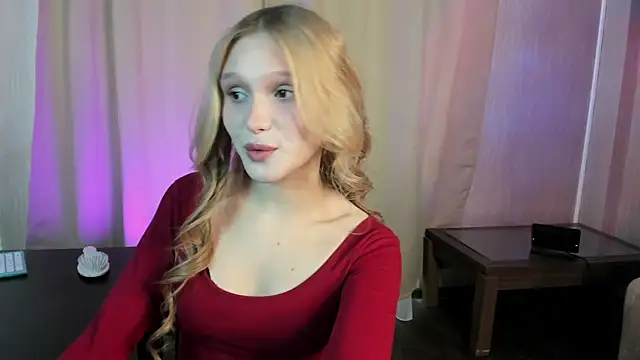 Snapshot of AdelineCrash chatting on 26, 4, 2026 AdelineCrash online show from 26, 4, 2026