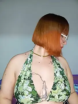 Curves Nina online show from 10, 7, 2026