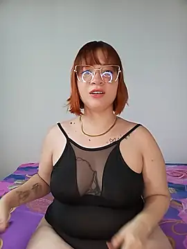 Curves Nina online show from 11, 7, 2026