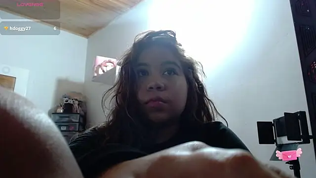 Snapshot of M1la_18 chatting on 19, 5, 2026 M1la 18 online show from 19, 5, 2026