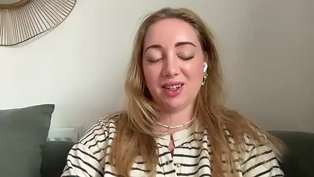 Snapshot of arielsweetieee chatting on 16, 6, 2026 arielsweetieee online show from 16, 6, 2026