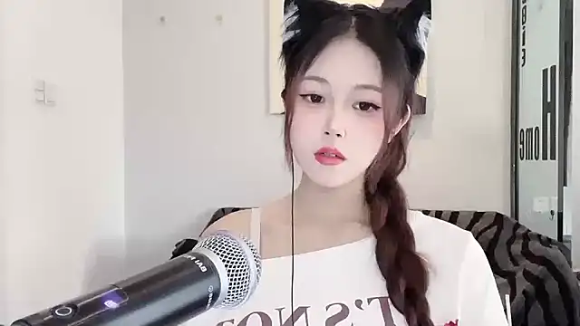 Snapshot of KiKi-011 chatting on 31, 5, 2026 KiKi-011 online show from 31, 5, 2026