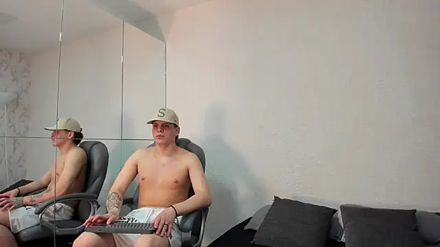 Liam Cyrus online show from 19, 4, 2026