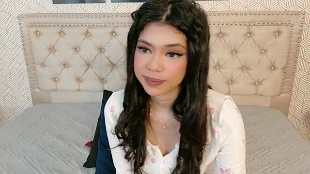Snapshot of Nathy_Pelaez chatting on 28, 4, 2026 Nathy Pelaez online show from 28, 4, 2026