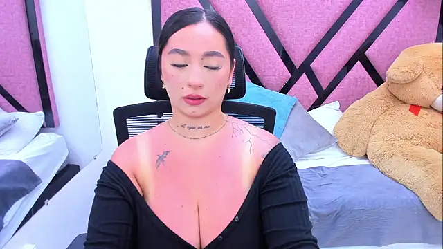 Snapshot of MiaaCastroo chatting on 19, 5, 2026 MiaaCastroo online show from 19, 5, 2026