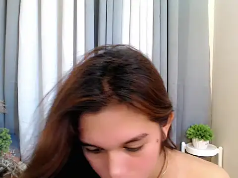 Snapshot of marie_castro chatting on 5, 5, 2026 marie castro online show from 5, 5, 2026