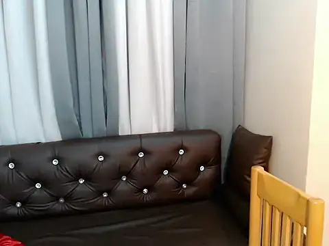 Snapshot of marie_castro chatting on 27, 5, 2026 marie castro online show from 27, 5, 2026