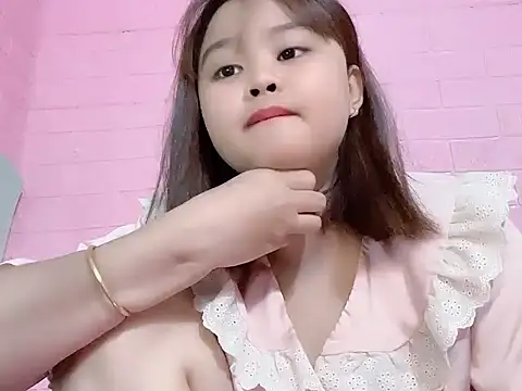 Snapshot of NhungNhun789 chatting on 5, 5, 2026 NhungNhun789 online show from 5, 5, 2026