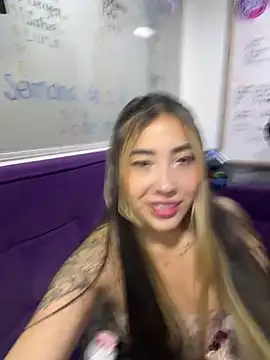 ManuelaVlez online show from 21, 4, 2026