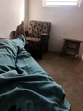 cute-01couple online show from 26, 4, 2026