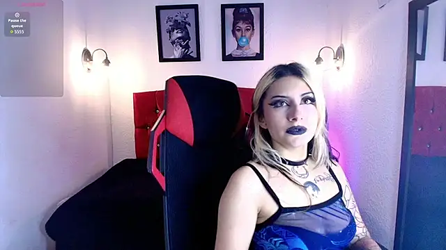 Snapshot of aliceinflames chatting on 4, 5, 2026 aliceinflames online show from 4, 5, 2026