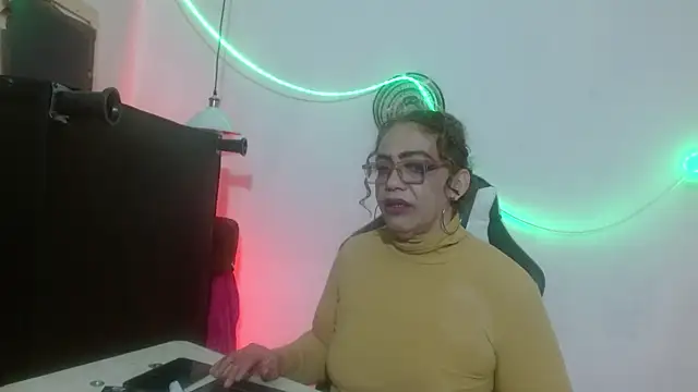 Snapshot of Sweet-Mommy-Milf chatting on 14, 5, 2026 Sweet-Mommy-Milf online show from 14, 5, 2026