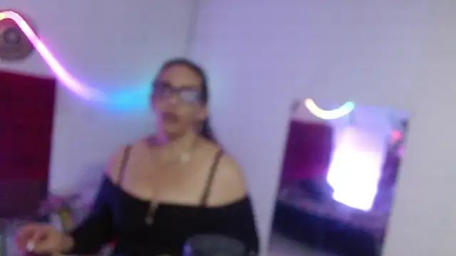 Snapshot of Sweet-Mommy-Milf chatting on 26, 5, 2026 Sweet-Mommy-Milf online show from 26, 5, 2026