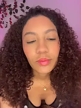 Snapshot of Daphnne_Curly chatting on 6, 6, 2026 Daphnne Curly online show from 6, 6, 2026