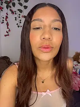 Snapshot of Daphnne_Curly chatting on 27, 6, 2026 Daphnne Curly online show from 27, 6, 2026