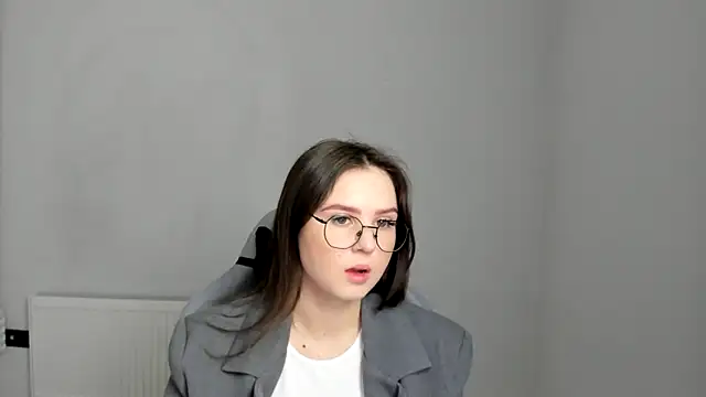 Regina cute  online show from 9, 5, 2026