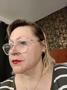 I amVeronicle online show from 25, 5, 2026