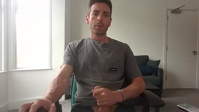 Snapshot of frenchbdmaninlondon chatting on 21, 7, 2026 frenchbdmaninlondon online show from 21, 7, 2026