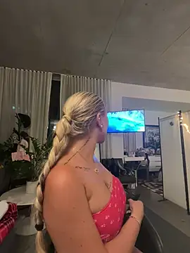 Snapshot of Karen_Luxe chatting on 20, 6, 2026 Karen Luxe online show from 20, 6, 2026