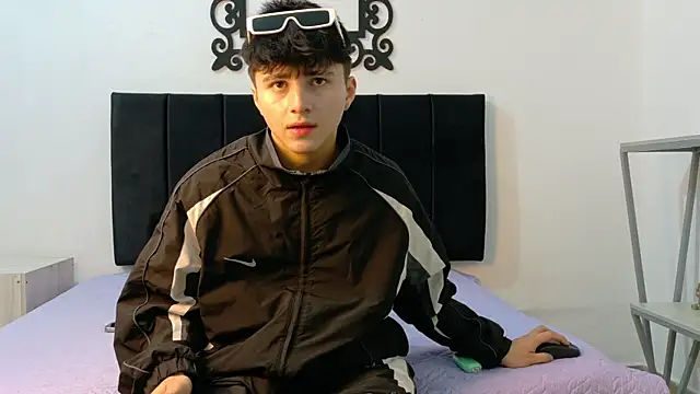 Snapshot of LunayDream chatting on 25, 6, 2026 LunayDream online show from 25, 6, 2026