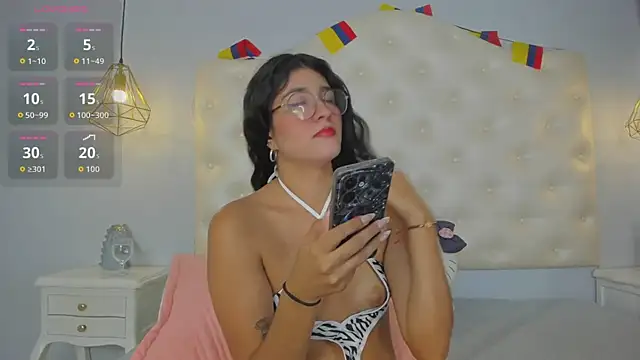 ninaavelvett online show from 13, 7, 2026