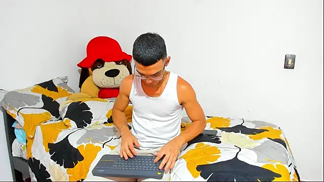 Snapshot of Teo_Rave chatting on 28, 4, 2026 Teo Rave online show from 28, 4, 2026