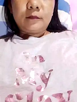 Snapshot of eljhenx chatting on 28, 6, 2026 eljhenx online show from 28, 6, 2026