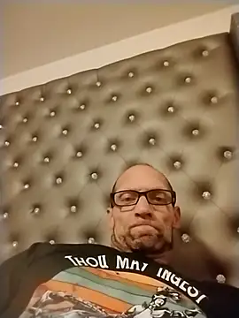 dickbishop77 online show from 19, 4, 2026