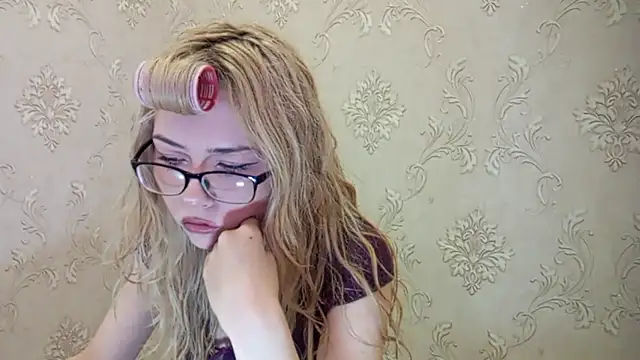 Snapshot of DelicaBrome chatting on 10, 7, 2026 DelicaBrome online show from 10, 7, 2026