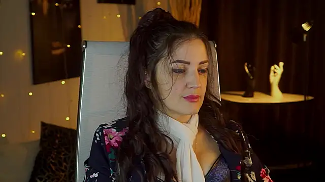Snapshot of AureliaVane chatting on 4, 6, 2026 AureliaVane online show from 4, 6, 2026