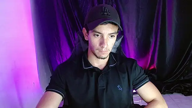 Snapshot of dante_18cm_ chatting on 8, 5, 2026 dante 18cm online show from 8, 5, 2026