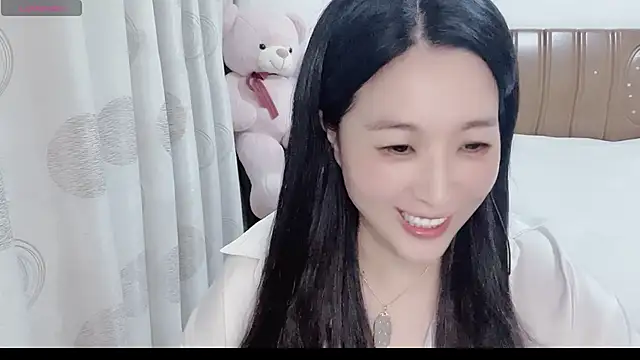 Snapshot of D-Misslu chatting on 29, 7, 2026 D-Misslu online show from 29, 7, 2026