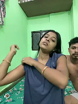 Snapshot of hot-couple-0 chatting on 31, 5, 2026 hot-couple-0 online show from 31, 5, 2026