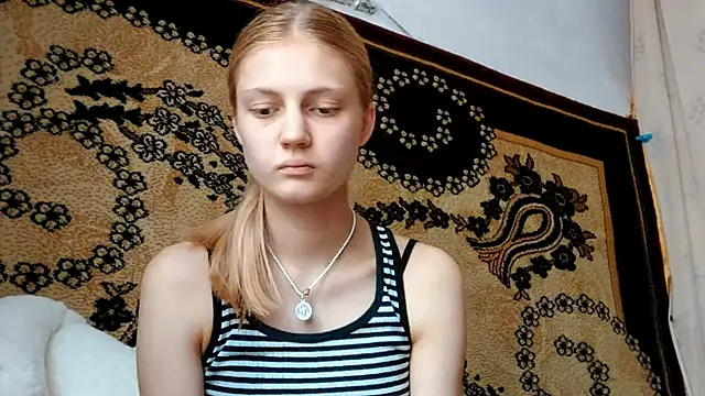 Snapshot of LunaLaday chatting on 29, 6, 2026 LunaLaday online show from 29, 6, 2026