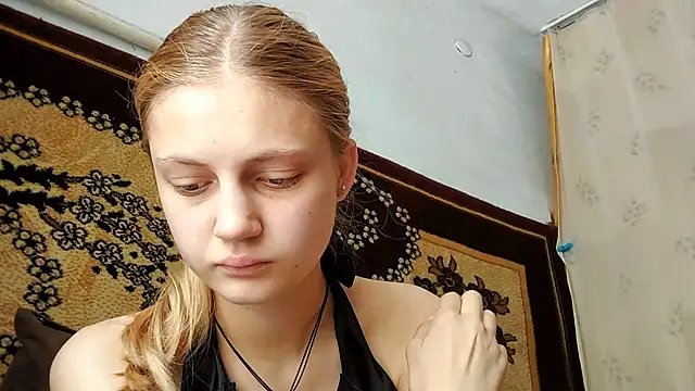 Snapshot of LunaLaday chatting on 15, 7, 2026 LunaLaday online show from 15, 7, 2026