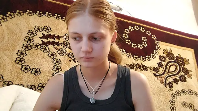 Snapshot of LunaLaday chatting on 4, 8, 2026 LunaLaday online show from 4, 8, 2026
