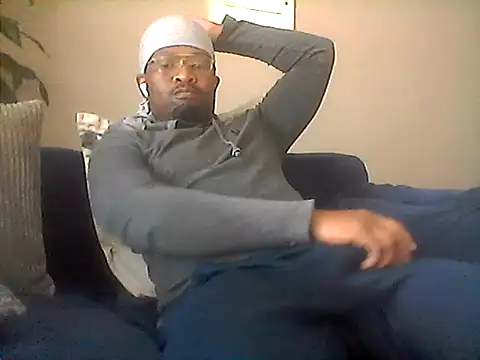 Snapshot of LunjeSA chatting on 4, 8, 2026 LunjeSA online show from 4, 8, 2026