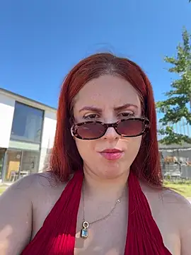 Snapshot of lumazzy chatting on 4, 7, 2026 lumazzy online show from 4, 7, 2026