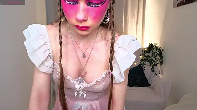 Snapshot of KarenRosee chatting on 13, 5, 2026 KarenRosee online show from 13, 5, 2026