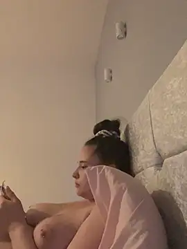 Poppylooloo online show from 4, 6, 2026