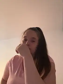 Poppylooloo online show from 7, 6, 2026