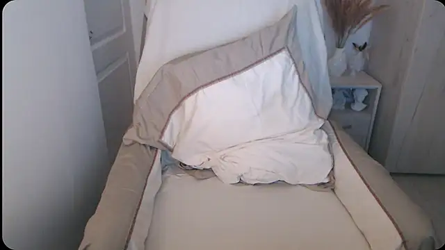 Snapshot of Divineblond chatting on 19, 7, 2026 Divineblond online show from 19, 7, 2026