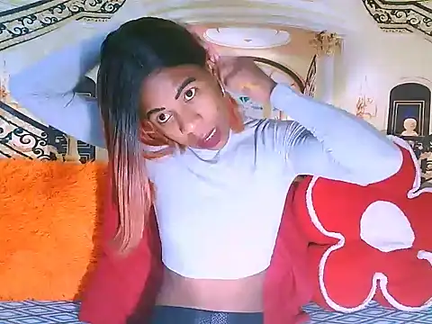 Snapshot of EbonySweetPeach chatting on 7, 5, 2026 EbonySweetPeach online show from 7, 5, 2026