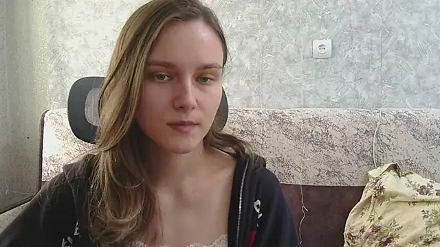 Snapshot of DolcezzaCream chatting on 1, 6, 2026 DolcezzaCream online show from 1, 6, 2026