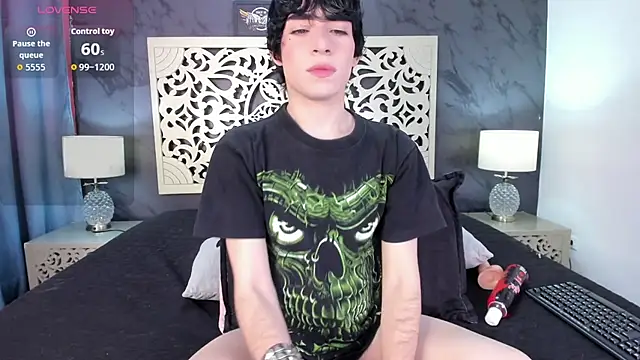 Snapshot of DemonFoxx chatting on 7, 7, 2026 DemonFoxx online show from 7, 7, 2026