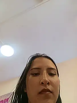 Snapshot of EmmyCastillo chatting on 6, 6, 2026 EmmyCastillo online show from 6, 6, 2026