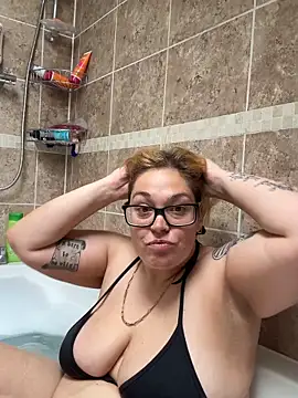 Snapshot of SecretRavenXO chatting on 16, 5, 2026 SecretRavenXO online show from 16, 5, 2026